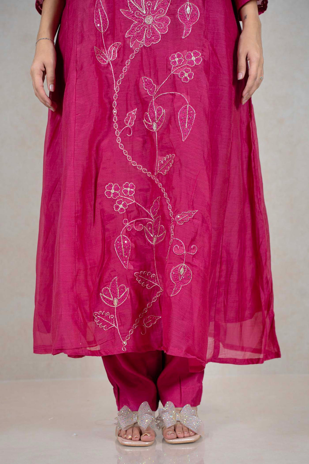 Raysham Fashion fuchsia pink silk-blend kurta with white floral embroidery and sequin details on matching trousers.